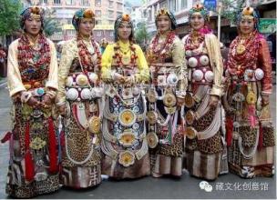 康巴藏族服饰