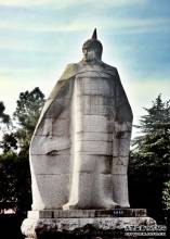 周瑜石雕像