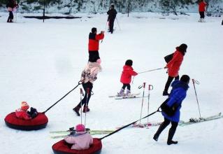 万仙山郭亮滑雪场