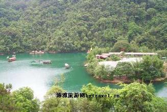 六峰湖自然生态旅游区