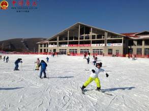 京东玉龙湾滑雪场